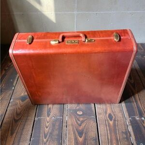 Vintage 1950’s Samsonite Shywander Cordovan Brown Leather Suitcase WITH KEY!